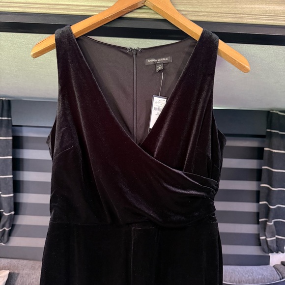 Banana republic velvet jumpsuit - Picture 4 of 11